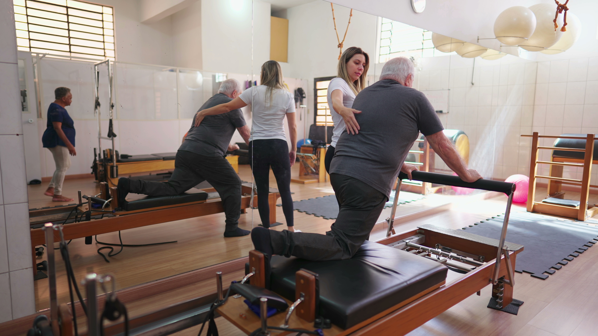 LEAP SPORTS Pilates Reformer